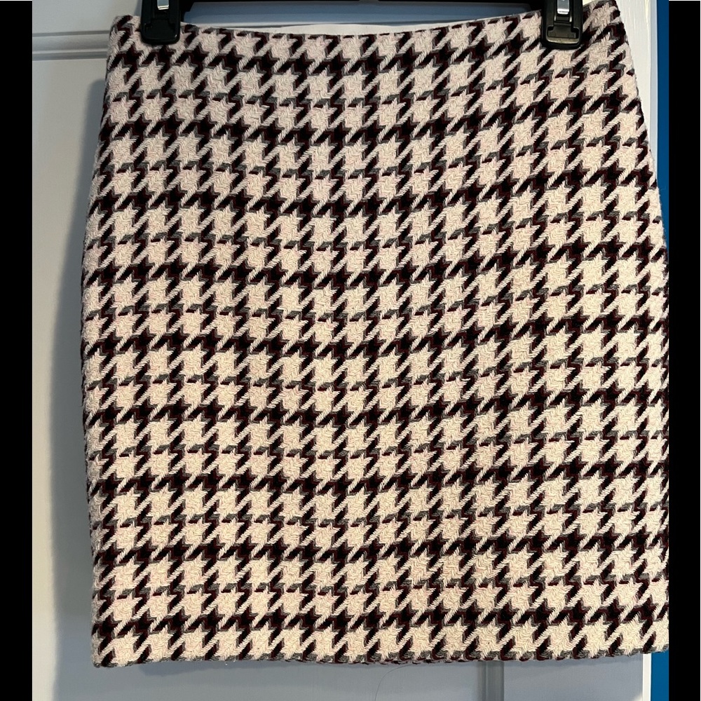 Mini skirt from White House Black Market-size 00
